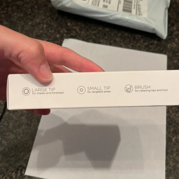 BeautyBio Glofacial Treatment Tips and Cleaning Brush - Picture 4 of 5